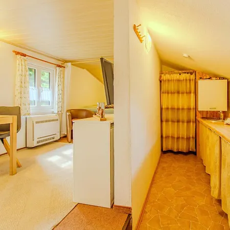 Blockhaeusl Am Jonsberg *